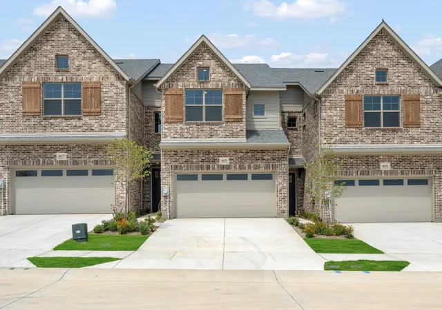 Photo 1 of Single family home for sale at 4631 Hawks Trl, Little Elm, TX 75068 | MLS# 21319914 | Listing updated on 2026-10-05