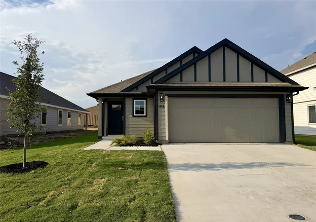 Photo 2 of Single family home for sale at 3249 Kelso Dr, Fort Worth, TX 76140 | MLS# 21319484 | Listing updated on 2026-08-27