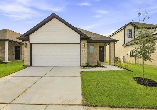 Photo 1 of Single family home for sale at 1705 Romans Rd, Ennis, TX 75119 | MLS# 21319418 | Listing updated on 2026-08-27