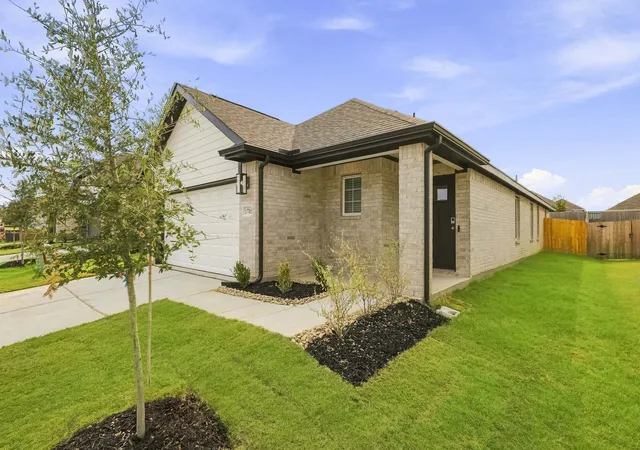Photo 2 of Single family home for sale at 1705 Romans Rd, Ennis, TX 75119 | MLS# 21319418 | Listing updated on 2026-08-27