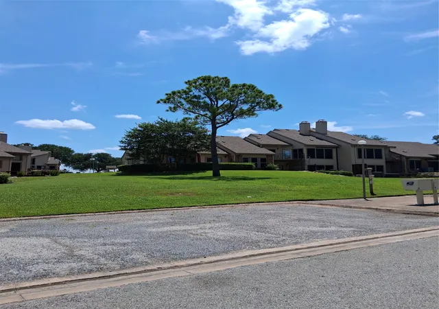 Photo 32 of Sale Pending at 112 Summer Pl Circle, Pottsboro, TX 75076 | MLS# 21318598 | Listing updated on 2026-09-02