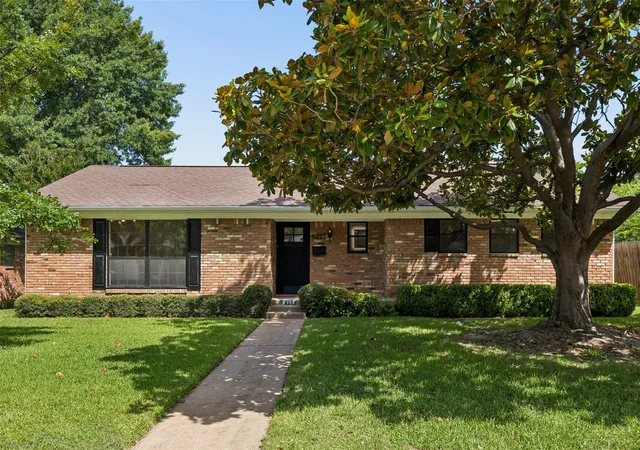 Homes for sale in Dallas, TX | 6225 N Jim Miller Rd, Dallas, TX 75228 | MLS# 21315283