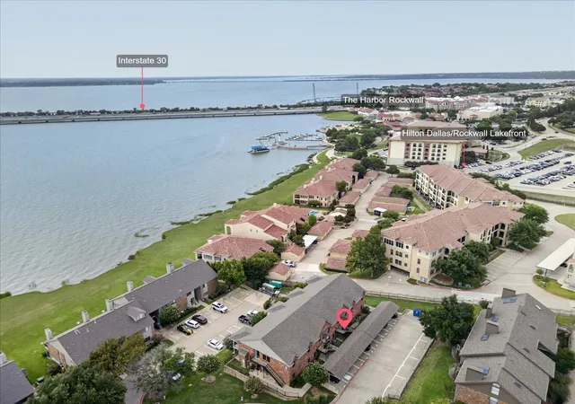 Listing Photo 5 - Condo for sale in building located at 1805 Signal Ridge Pl, Rockwall, TX 75032 - Unit #1805