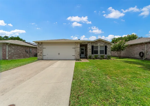 Photo 2 of Single family home for sale at 3401 Jacobs Dr, Mc Kinney, TX 75070 | MLS# 21320047 | Listing updated on 2026-08-25