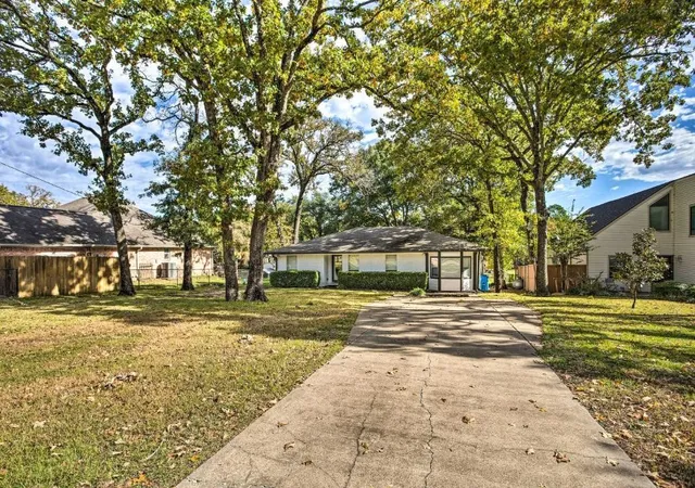 Homes for sale in Gun Barrel City, TX | 108 Camino Robles St, Gun Barrel City, TX 75156 | MLS# 21315748