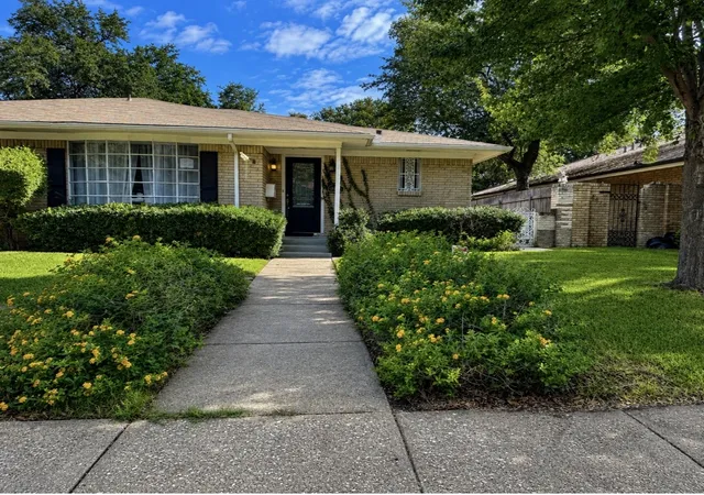 Photo 3 of Single family home for sale at 9022 Villa Park Cir, Dallas, TX 75225 | MLS# 21315578 | Listing updated on 2026-08-22