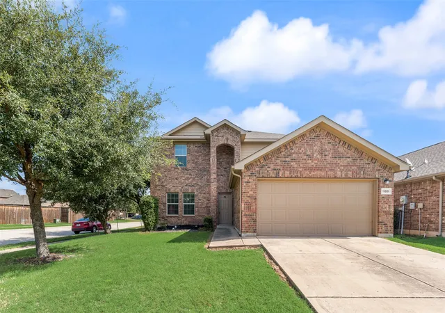 Photo 2 of Single family home for sale at 11801 Summer Springs Dr, Frisco, TX 75036 | MLS# 21320038 | Listing updated on 2026-08-09