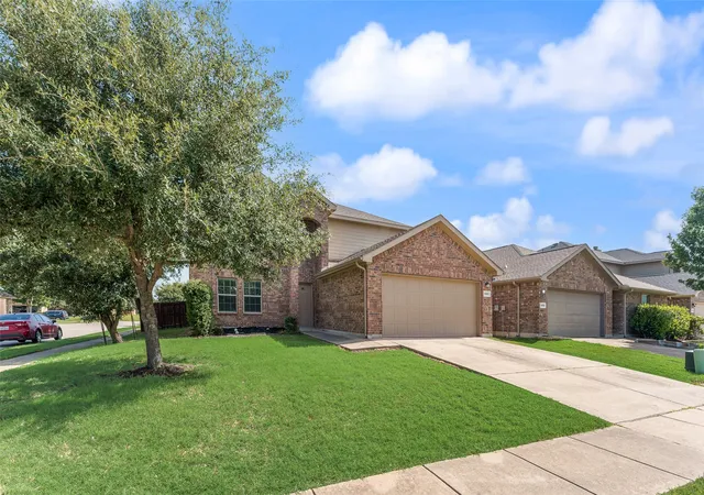 Photo 3 of Single family home for sale at 11801 Summer Springs Dr, Frisco, TX 75036 | MLS# 21320038 | Listing updated on 2026-08-09