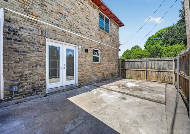 Homes for sale in Irving, TX | 1801 E Grauwyler Rd #101, Irving, TX 75061 | MLS# 21320036
