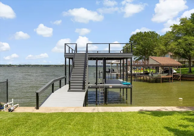 Photo 3 of Single family home for sale at 524 Sampan Dr, Tool, TX 75143 | MLS# 21320186 | Listing updated on 2026-08-27