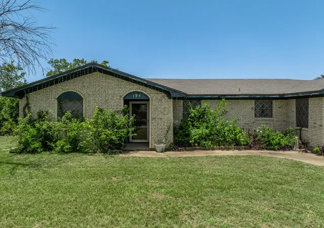 Homes for sale in China Spring, TX | 195 Amy Joy Dr, China Spring, TX 76633 | MLS# 21320034