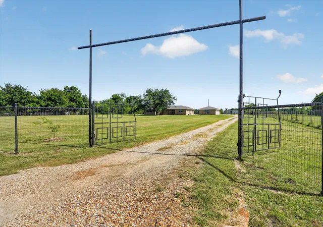 Homes for sale in Lucas, TX | 9 Estates Rd, Lucas, TX 75002 | MLS# 21320201