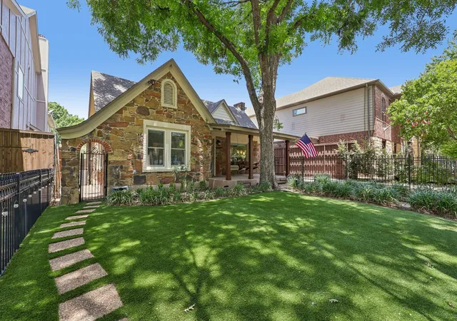 Photo 2 of Single family home for sale at 5207 Mission Ave, Dallas, TX 75206 | MLS# 21314419 | Listing updated on 2026-08-18