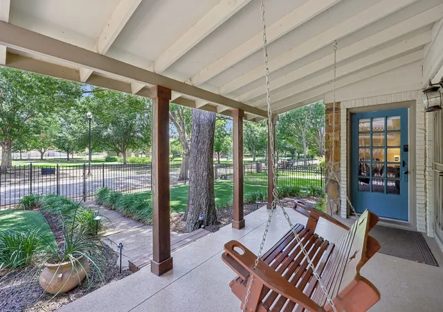 Photo 3 of Single family home for sale at 5207 Mission Ave, Dallas, TX 75206 | MLS# 21314419 | Listing updated on 2026-08-18