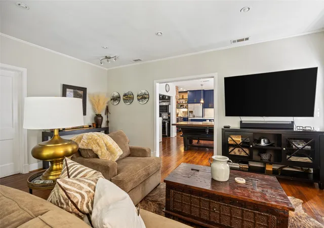Photo 4 of Single family home for sale at 5207 Mission Ave, Dallas, TX 75206 | MLS# 21314419 | Listing updated on 2026-08-18