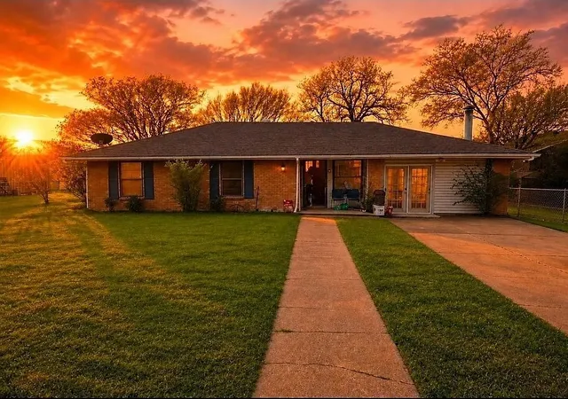 Homes for sale in Midlothian, TX | 4378 Old Fort Worth Rd, Midlothian, TX 76065 | MLS# 21319483