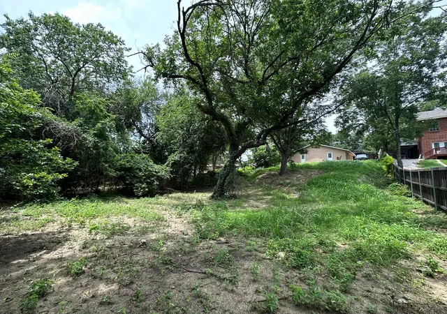 Homes for sale in Irving, TX | 400 E Shady Grove Rd, Irving, TX 75060 | MLS# 21320205