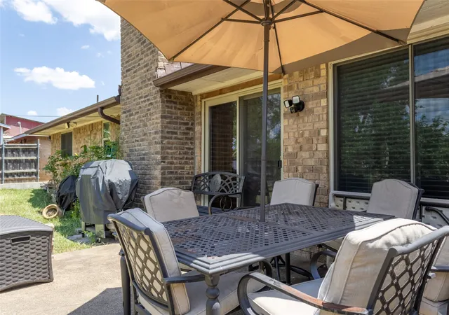 Photo 3 of Single family home for sale at 315 Dow Ross Blvd, Duncanville, TX 75116 | MLS# 21320216 | Listing updated on 2026-09-05