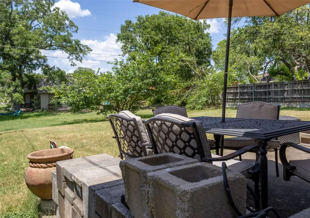 Photo 3 of Single family home for sale at 315 Dow Ross Blvd, Duncanville, TX 75116 | MLS# 21320216 | Listing updated on 2026-09-05