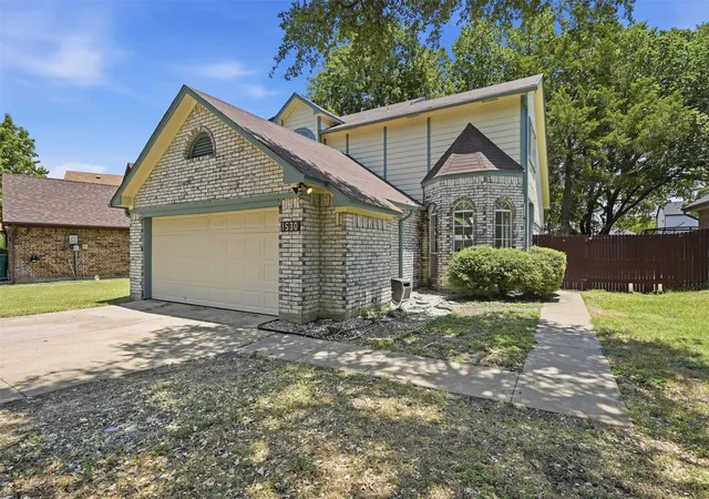 Photo 3 of Single family home for sale at 1530 Allen Dr, Cedar Hill, TX 75104 | MLS# 21319191 | Listing updated on 2026-08-17