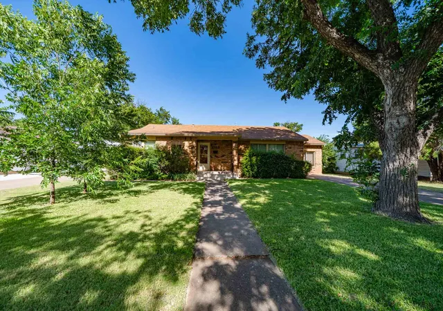 Homes for sale in Abilene, TX | 1758 Mccraken St, Abilene, TX 79602 | MLS# 21319368