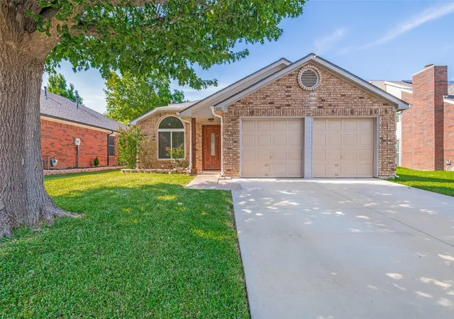 Photo 1 of Sale Pending at 205 Weyland Dr, Grand Prairie, TX 75052 | MLS# 21314806 | Listing updated on 2026-07-18