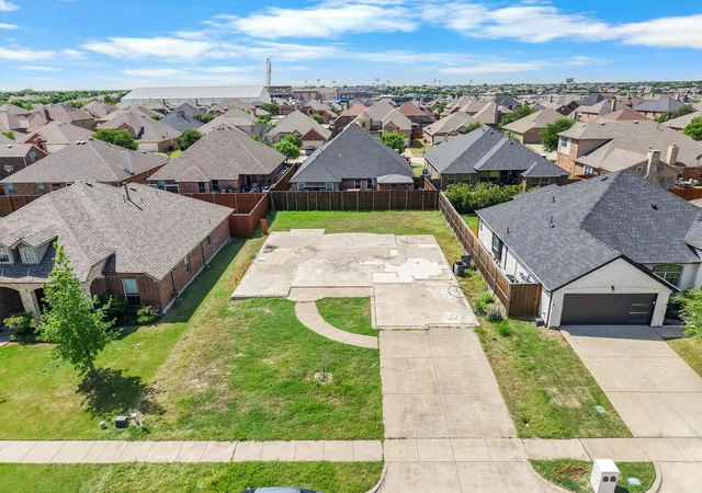 2nd image of 3042 Lakefield Dr, Little Elm, TX 75068 | MLS# 21317240