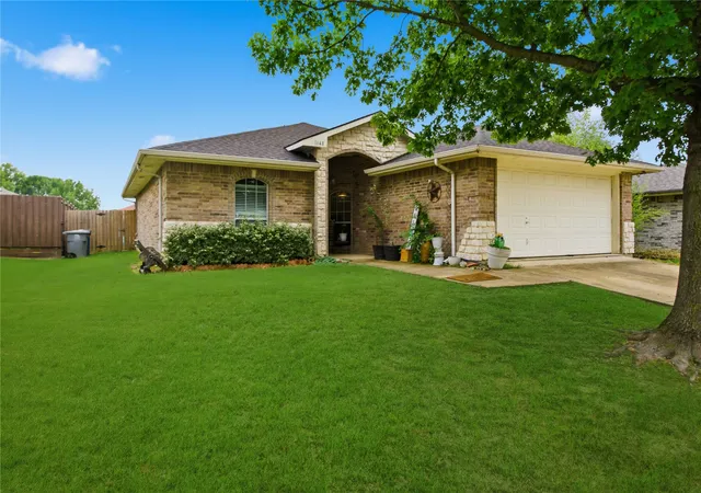 Photo 3 of Sale Pending at 1648 Tampa Bay Dr, Dallas, TX 75217 | MLS# 21320279 | Listing updated on 2026-07-16