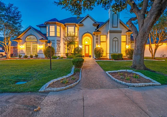 Photo 1 of Single family home for sale at 17919 Castle Bend Dr, Dallas, TX 75287 | MLS# 21319839 | Listing updated on 2026-07-26