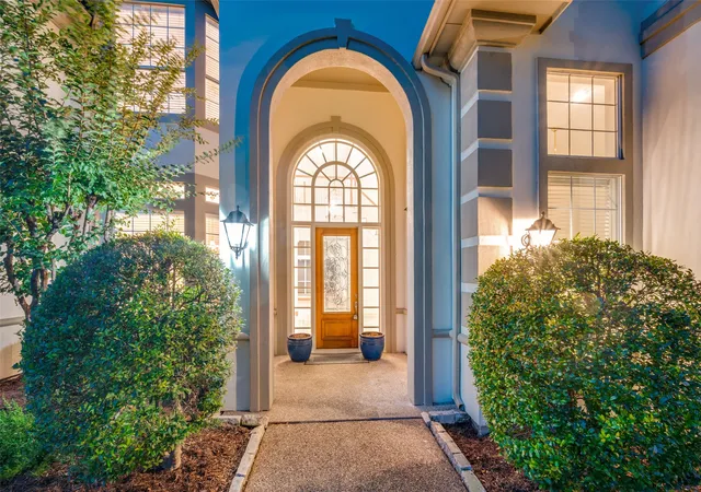Photo 3 of Single family home for sale at 17919 Castle Bend Dr, Dallas, TX 75287 | MLS# 21319839 | Listing updated on 2026-07-26