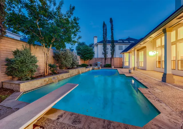 Photo 3 of Single family home for sale at 17919 Castle Bend Dr, Dallas, TX 75287 | MLS# 21319839 | Listing updated on 2026-07-26