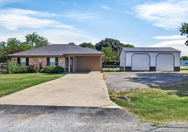 Homes for sale in Gun Barrel City, TX | 110 Rye Pl, Gun Barrel City, TX 75156 | MLS# 21319237