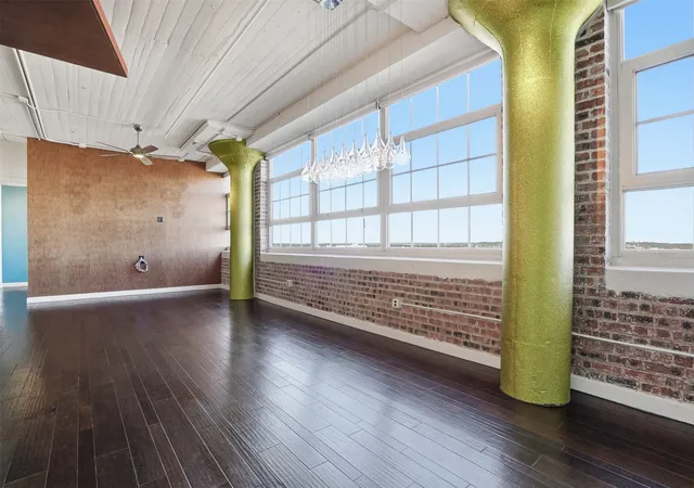 3rd image of 2600 W 7Th St #2508, Fort Worth, TX 76107 | MLS# 21320351