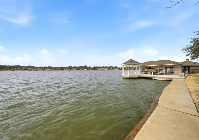 Homes for sale in Lake Kiowa, TX | 143 Blackfoot Trl, Lake Kiowa, TX 76240 | MLS# 21320213