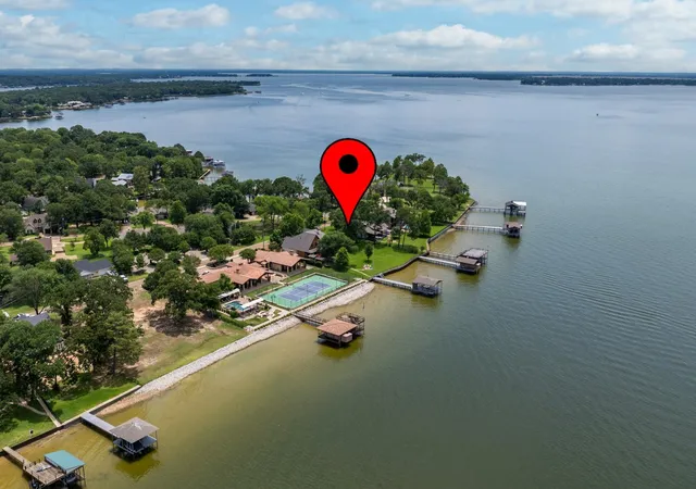 Photo 1 of Single family home for sale at 172 Enchanted Dr, Enchanted Oaks, TX 75156 | MLS# 21320365 | Listing updated on 2026-07-22