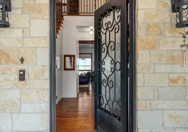 Photo 3 of Single family home for sale at 172 Enchanted Dr, Enchanted Oaks, TX 75156 | MLS# 21320365 | Listing updated on 2026-07-22