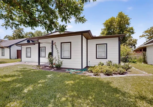 Photo 3 of Sale Pending at 813 Travis St, Garland, TX 75040 | MLS# 21315506 | Listing updated on 2026-08-27