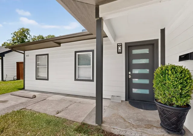 Photo 4 of Sale Pending at 813 Travis St, Garland, TX 75040 | MLS# 21315506 | Listing updated on 2026-08-27