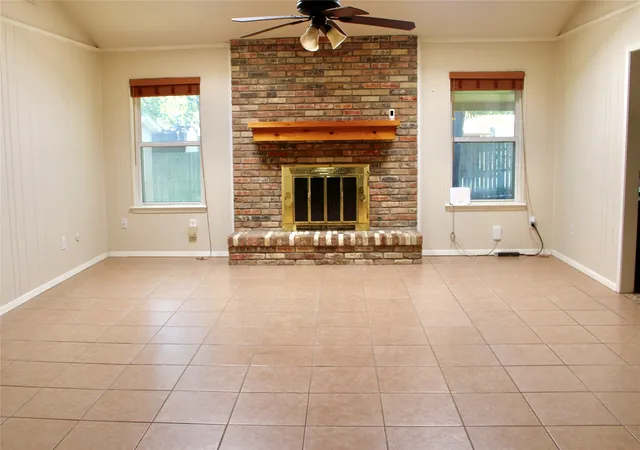 Photo 2 of Single family home for sale at 5408 Marshfield Ct, Arlington, TX 76016 | MLS# 21320409 | Listing updated on 2026-08-21