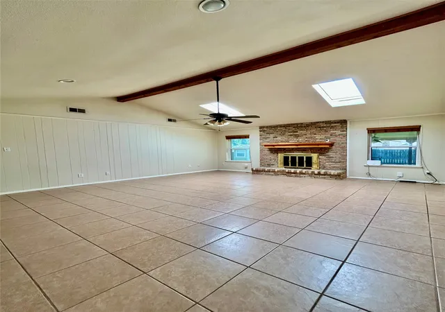 Photo 3 of Single family home for sale at 5408 Marshfield Ct, Arlington, TX 76016 | MLS# 21320409 | Listing updated on 2026-08-21