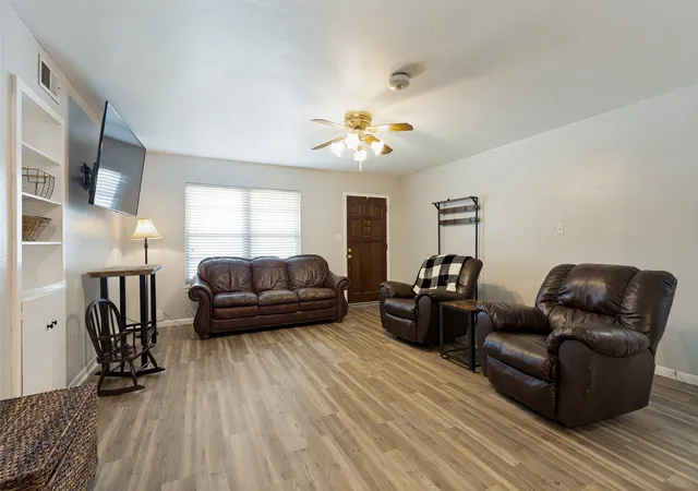 Homes for sale in Decatur, TX | 401 S Vick St, Decatur, TX 76234 | MLS# 21320370