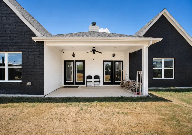 Photo 4 of Single family home for sale at 311 Dobbs Trl, Springtown, TX 76082 | MLS# 21318910 | Listing updated on 2026-09-29