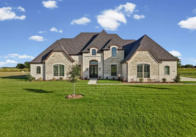 Photo 2 of Single family home for sale at 157 Lila Lake Dr, Waxahachie, TX 75165 | MLS# 21320347 | Listing updated on 2026-10-07