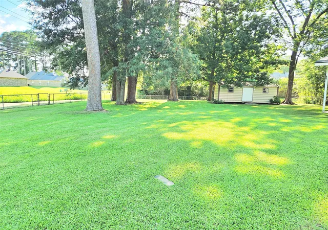 Photo 4 of Sale Pending at 2037 Darlington Ct, Shreveport, LA 71118 | MLS# 21320427 | Listing updated on 2026-07-07