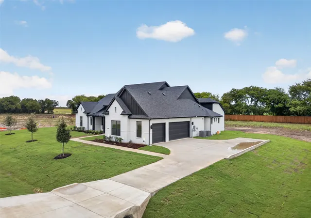 Photo 39 of Single family home for sale at 209 Samir Ln, Waxahachie, TX 75165 | MLS# 21320430 | Listing updated on 2026-10-08