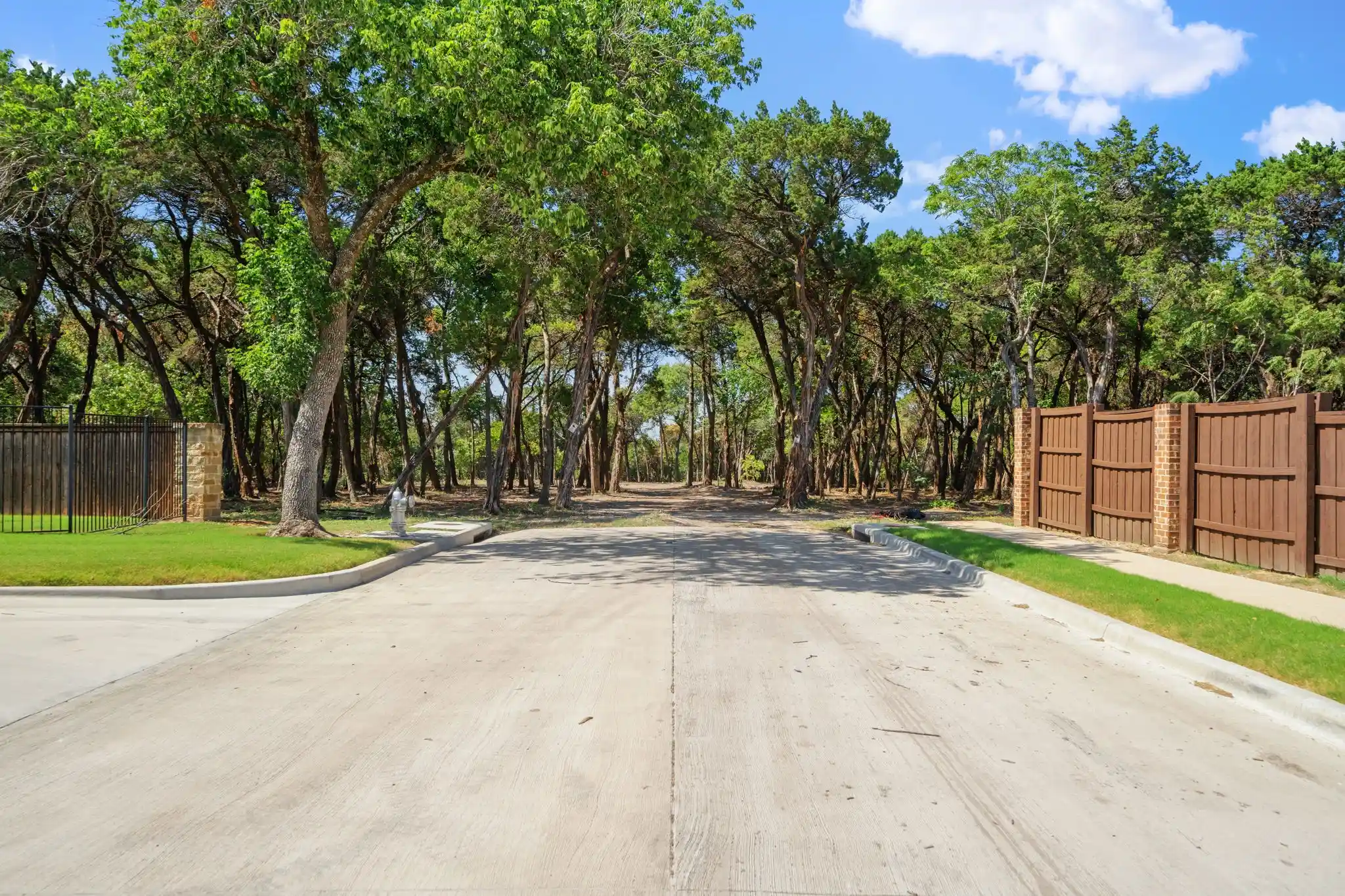 Photo 1 of Land for sale at 600 W Fm 1382, Cedar Hill, TX 75104 | MLS# 21320237 | Listing updated on 2026-10-11