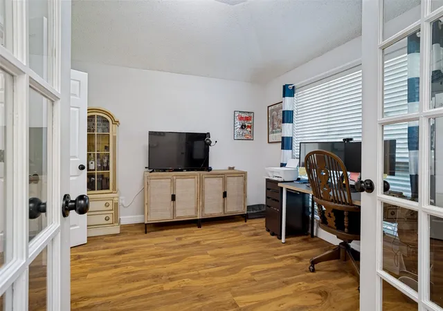 Photo 4 of Sale Pending at 10705 Raleigh Dr, Frisco, TX 75035 | MLS# 21320467 | Listing updated on 2026-07-18