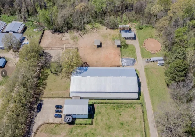 2nd image of 269 Hurricane Bluff Dr, Benton, LA 71006 | MLS# 21320483