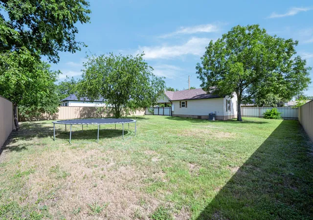 Homes for sale in Mineral Wells, TX | 205 Sw 11th St, Mineral Wells, TX 76067 | MLS# 21317148
