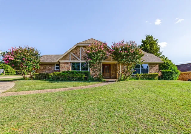 Photo 1 of Single family home for sale at 7126 Fernmeadow Cir, Dallas, TX 75248 | MLS# 21320236 | Listing updated on 2026-08-29